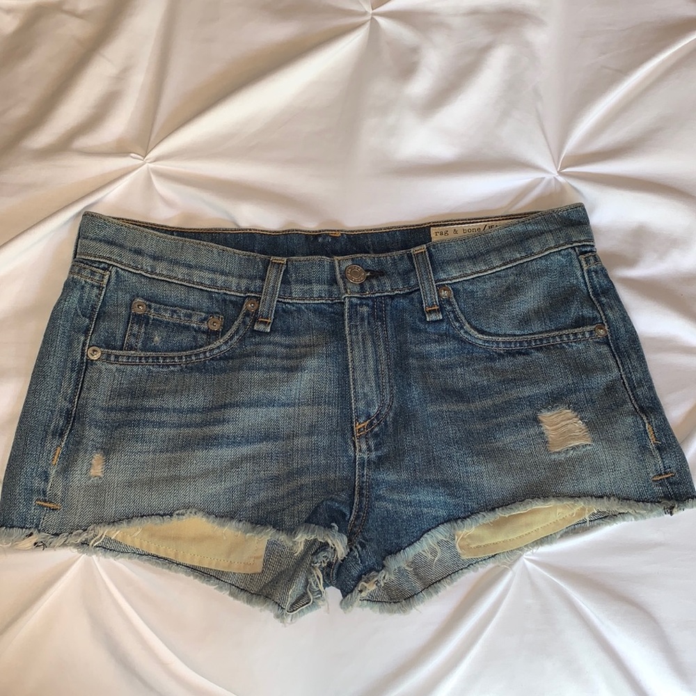 Rag & Bone Mila jean shorts in color Moss NWOT